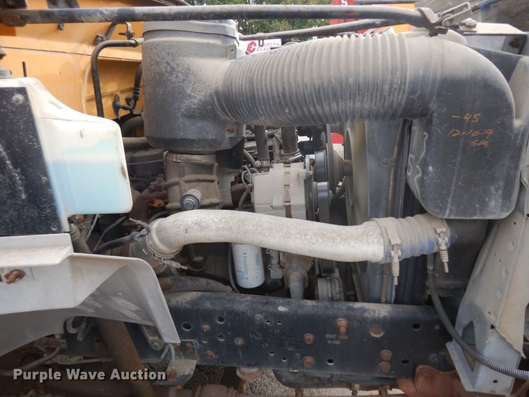 image for item KU9123 1995 Ford B800  bus