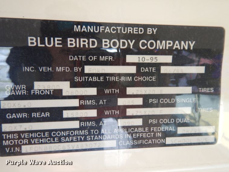 image for item KU9123 1995 Ford B800  bus