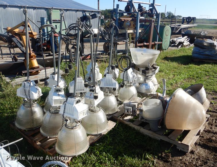 image for item KV9076 Approximately 21 light fixtures