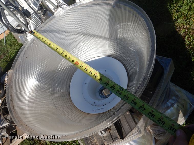 image for item KV9076 Approximately 21 light fixtures