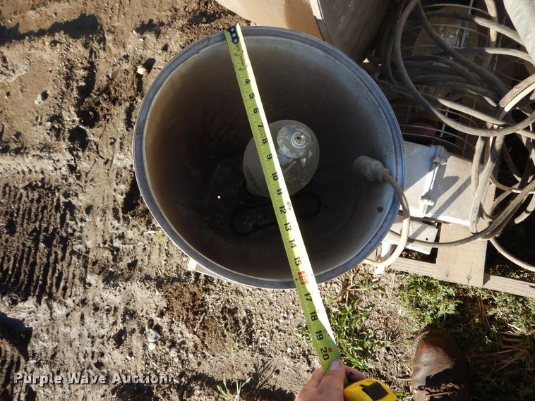 image for item KV9076 Approximately 21 light fixtures