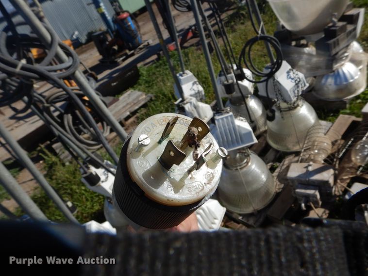 image for item KV9076 Approximately 21 light fixtures