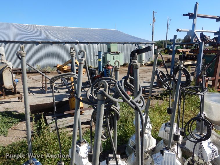 image for item KV9076 Approximately 21 light fixtures