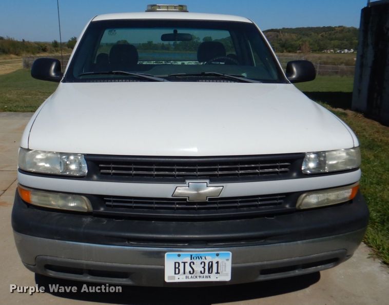 image for item KX9242 2002 Chevrolet Silverado 1500  pickup truck