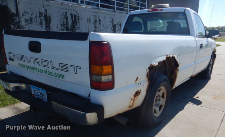 image for item KX9242 2002 Chevrolet Silverado 1500  pickup truck