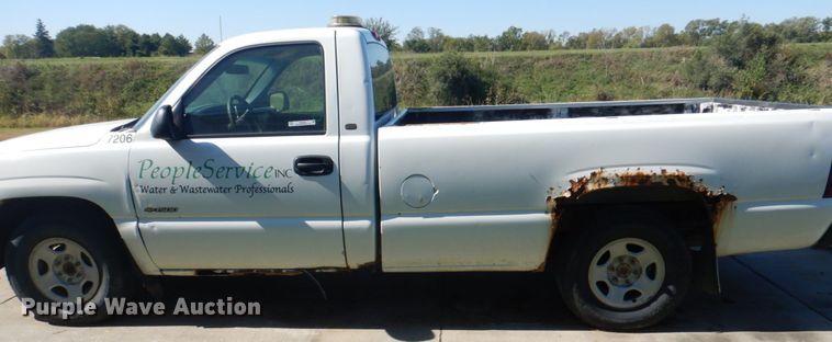 image for item KX9242 2002 Chevrolet Silverado 1500  pickup truck