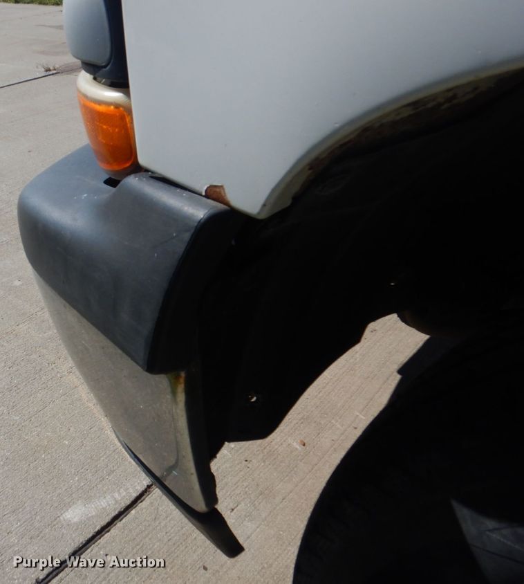 image for item KX9242 2002 Chevrolet Silverado 1500  pickup truck