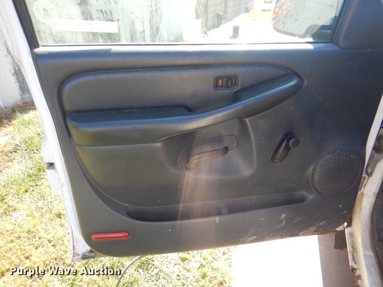 image for item KX9242 2002 Chevrolet Silverado 1500  pickup truck