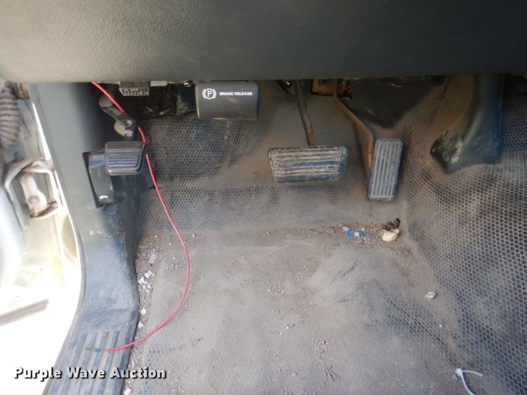 image for item KX9242 2002 Chevrolet Silverado 1500  pickup truck