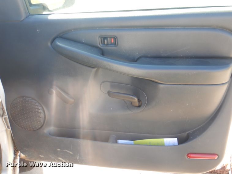 image for item KX9242 2002 Chevrolet Silverado 1500  pickup truck