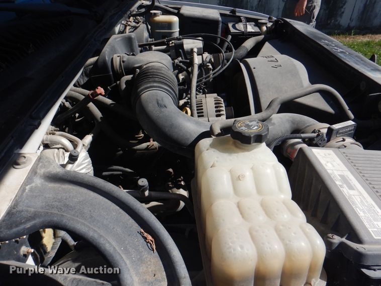 image for item KX9242 2002 Chevrolet Silverado 1500  pickup truck