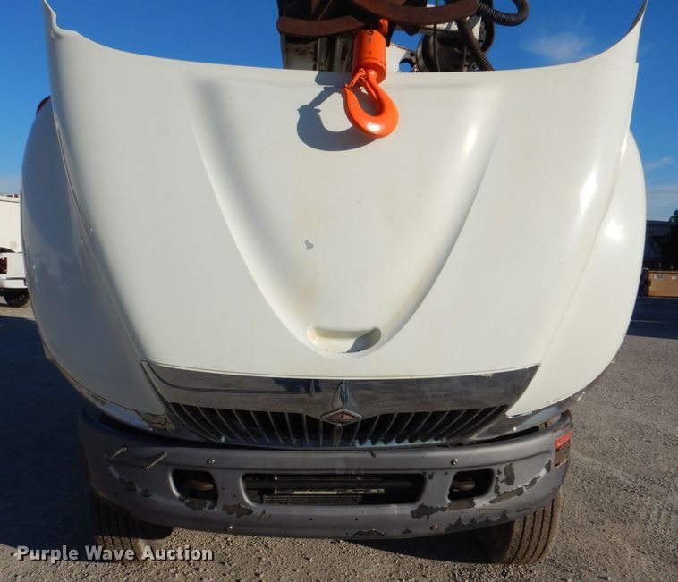 image for item DG1847 2007 International 4300  digger derrick truck