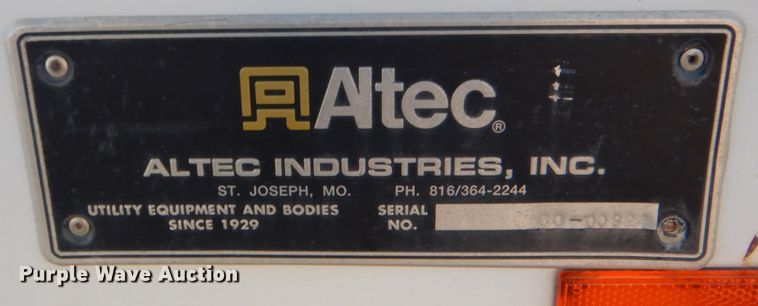 image for item DG1847 2007 International 4300  digger derrick truck