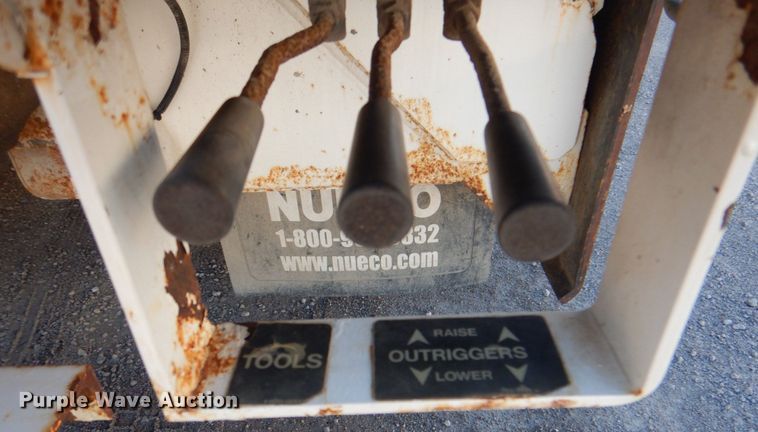 image for item DG1847 2007 International 4300  digger derrick truck