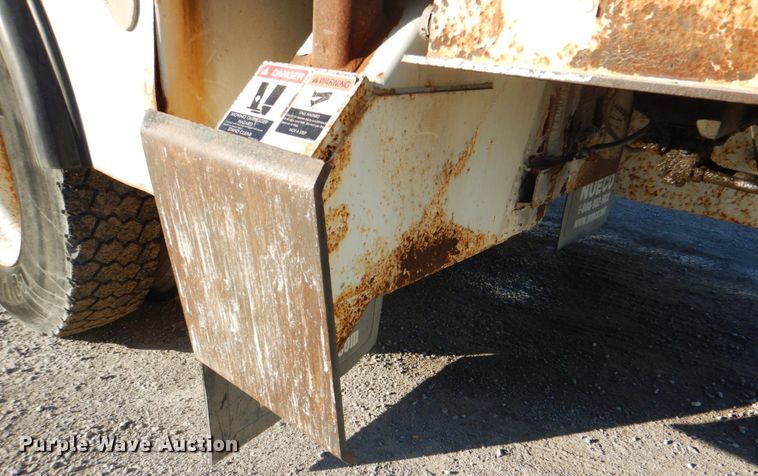 image for item DG1847 2007 International 4300  digger derrick truck