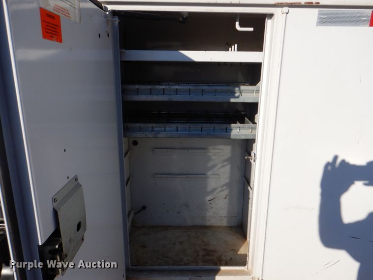 image for item DG1847 2007 International 4300  digger derrick truck