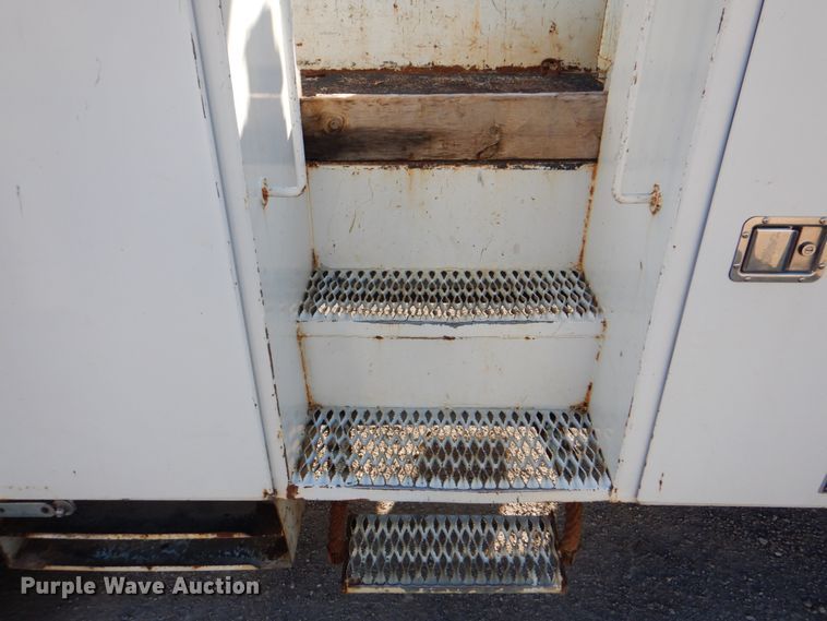 image for item DG1847 2007 International 4300  digger derrick truck