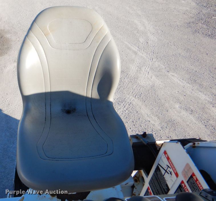 image for item DG1847 2007 International 4300  digger derrick truck