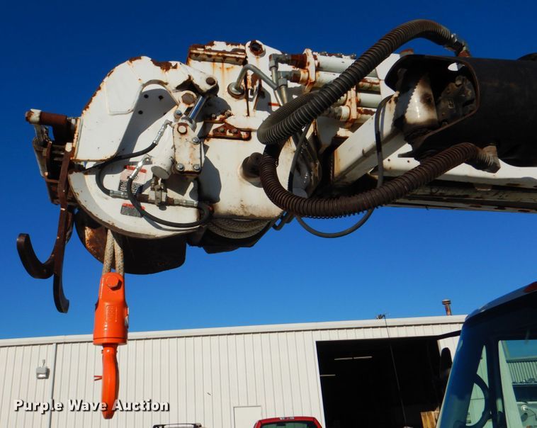 image for item DG1847 2007 International 4300  digger derrick truck