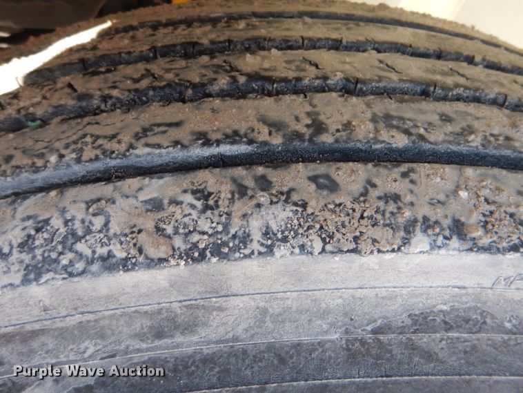 image for item DG1847 2007 International 4300  digger derrick truck