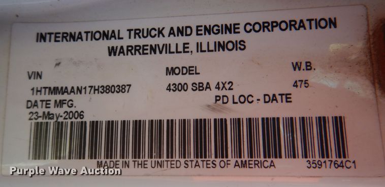 image for item DG1847 2007 International 4300  digger derrick truck