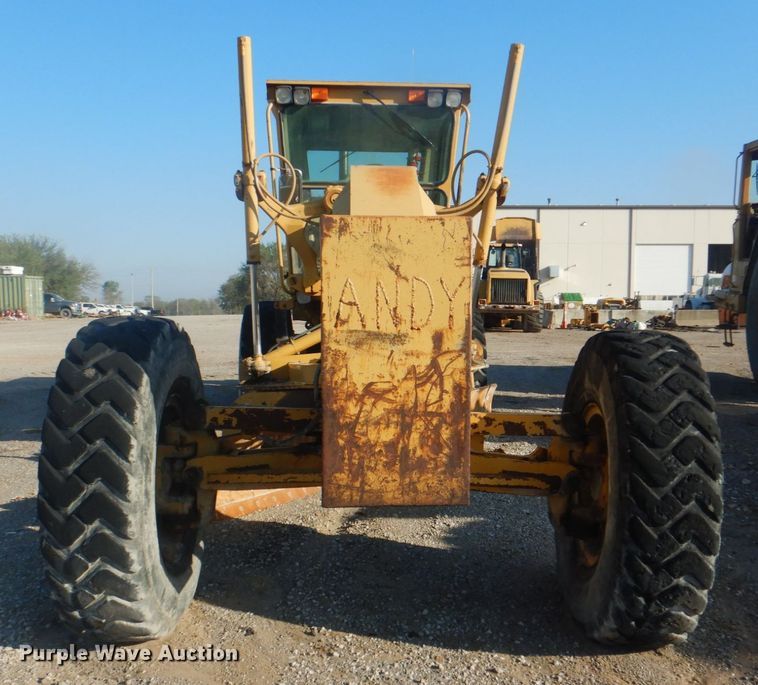 image for item DG1858 1995 Caterpillar 140H  VHP motor grader