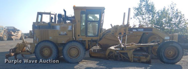 image for item DG1858 1995 Caterpillar 140H  VHP motor grader