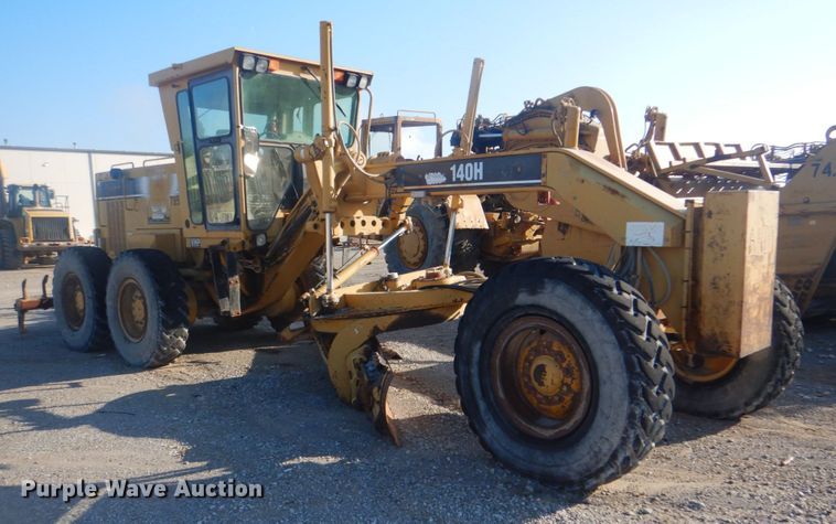 image for item DG1858 1995 Caterpillar 140H  VHP motor grader