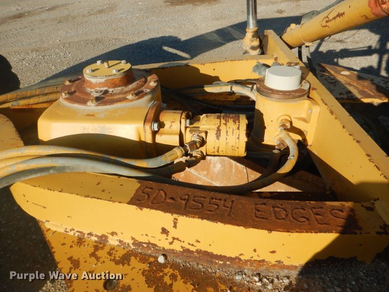 image for item DG1858 1995 Caterpillar 140H  VHP motor grader