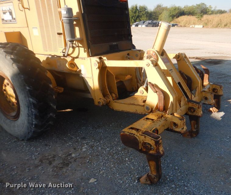 image for item DG1858 1995 Caterpillar 140H  VHP motor grader