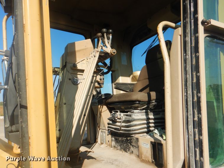 image for item DG1858 1995 Caterpillar 140H  VHP motor grader