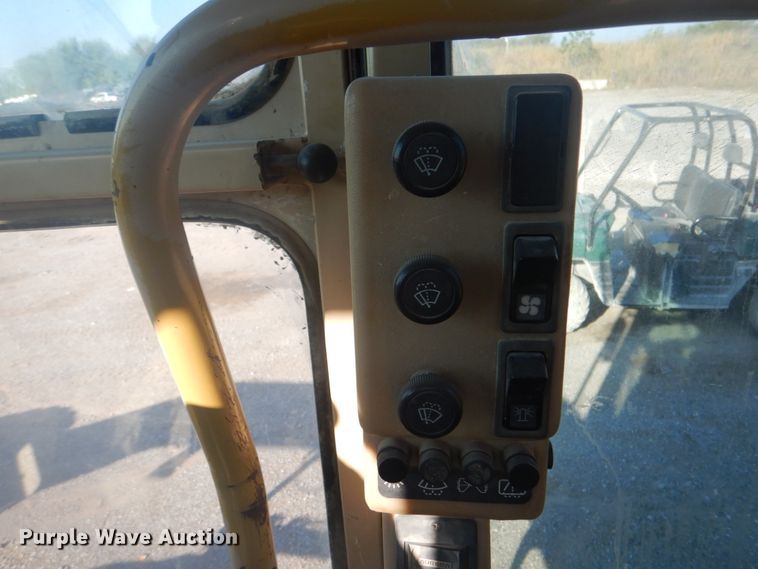 image for item DG1858 1995 Caterpillar 140H  VHP motor grader