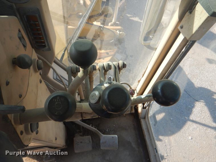 image for item DG1858 1995 Caterpillar 140H  VHP motor grader