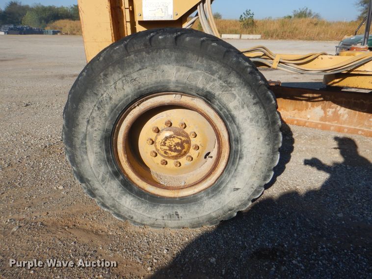 image for item DG1858 1995 Caterpillar 140H  VHP motor grader