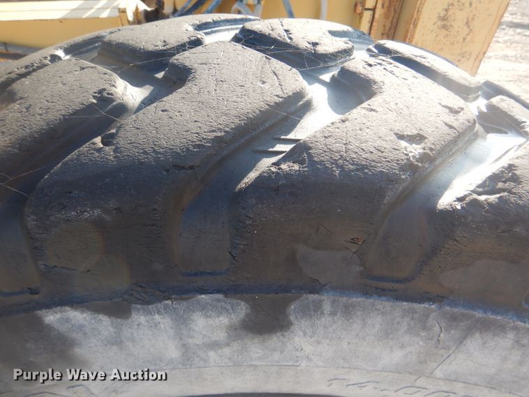 image for item DG1858 1995 Caterpillar 140H  VHP motor grader