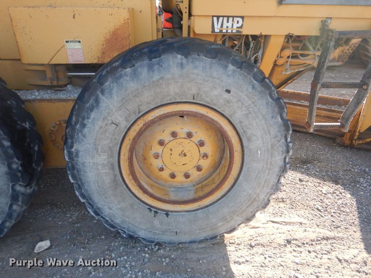 image for item DG1858 1995 Caterpillar 140H  VHP motor grader