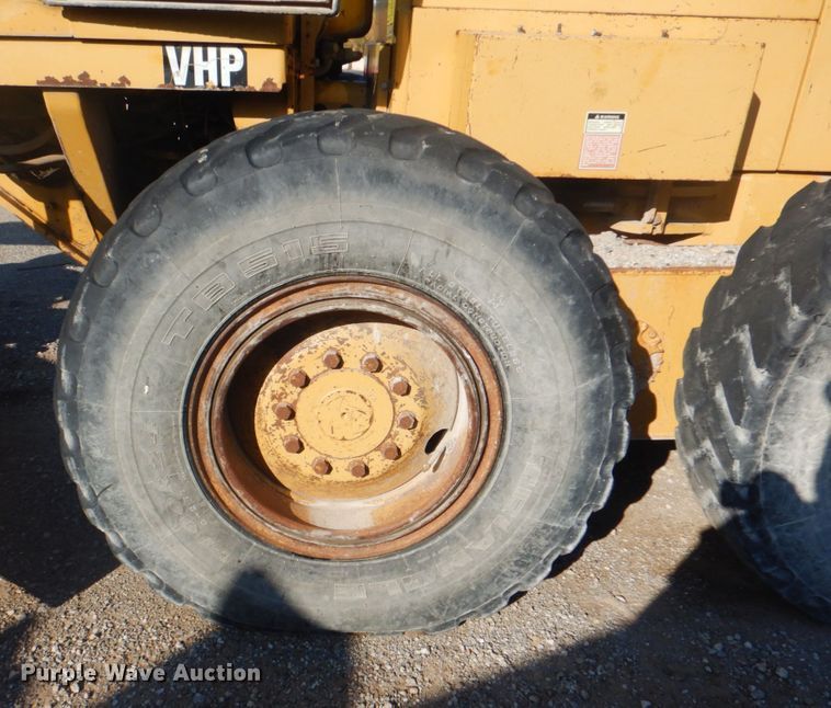 image for item DG1858 1995 Caterpillar 140H  VHP motor grader