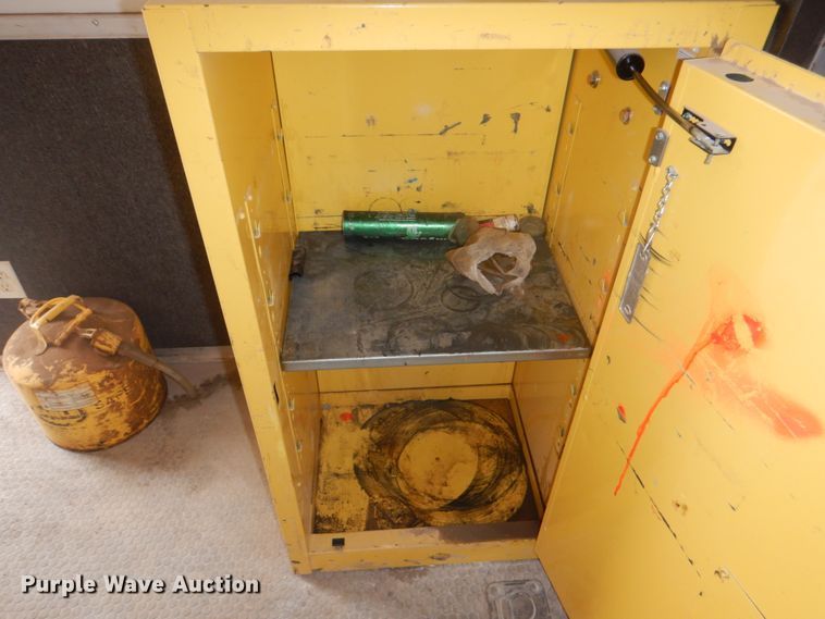 image for item DH7286 2014 Forest River  enclosed cargo trailer