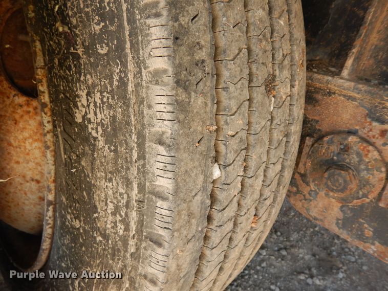 image for item DH7291 2006 Transcraft  drop deck trailer