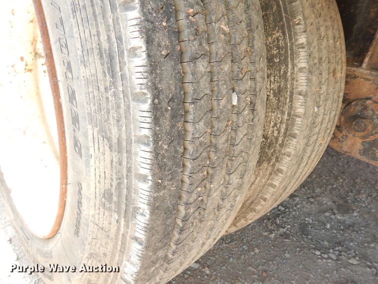 image for item DH7291 2006 Transcraft  drop deck trailer