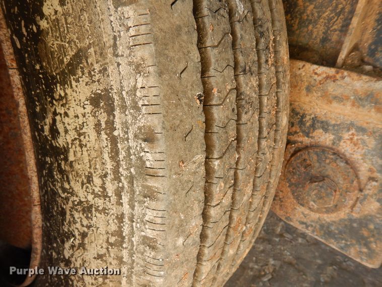 image for item DH7291 2006 Transcraft  drop deck trailer