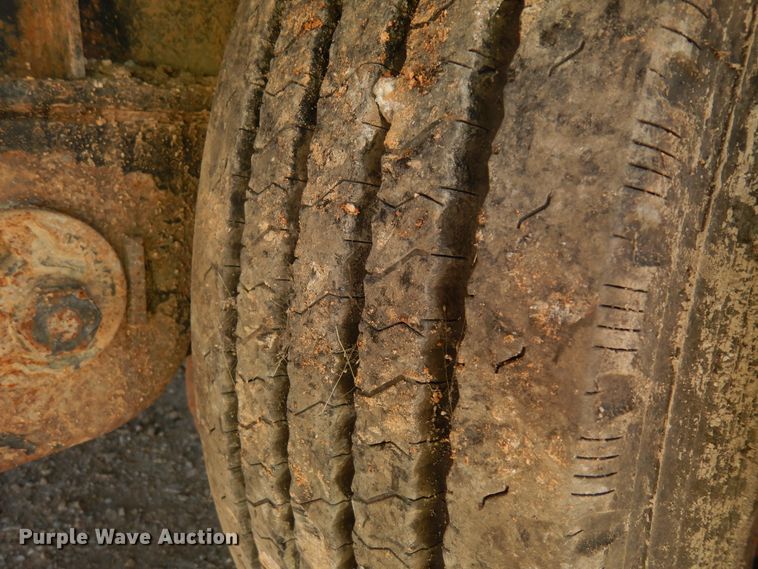 image for item DH7291 2006 Transcraft  drop deck trailer