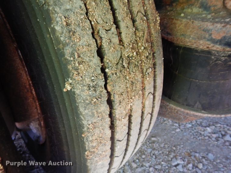 image for item DH7292 2003 Transcraft  drop deck trailer