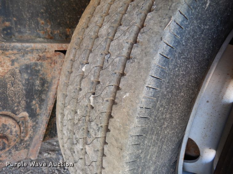 image for item DH7292 2003 Transcraft  drop deck trailer