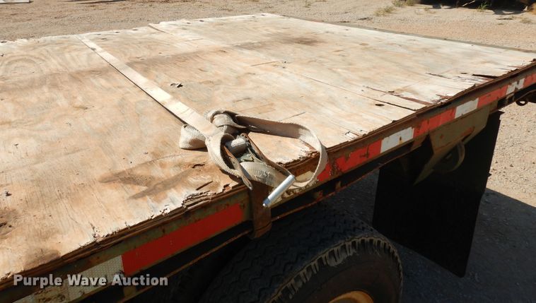 image for item DH7293 1986 M113A2 flatbed trailer
