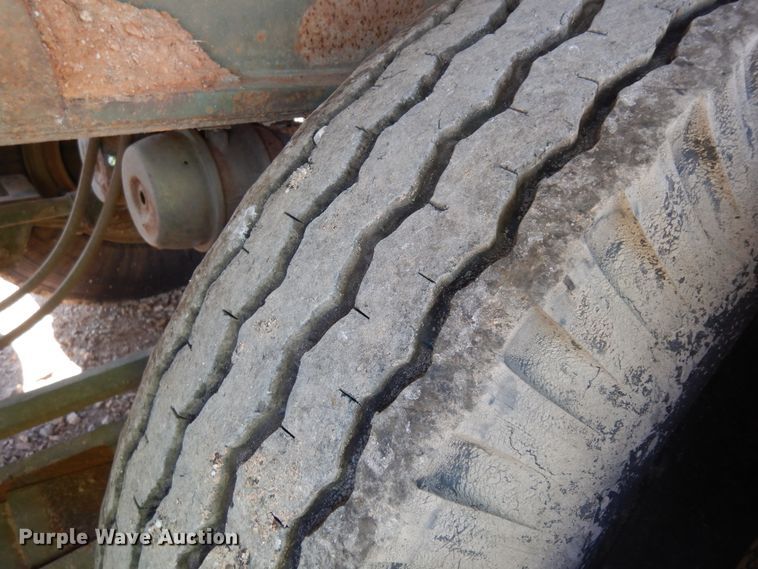 image for item DH7293 1986 M113A2 flatbed trailer