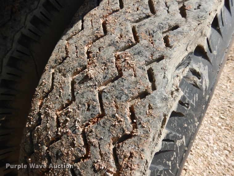 image for item DH7293 1986 M113A2 flatbed trailer