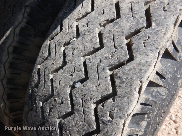 image for item DH7293 1986 M113A2 flatbed trailer