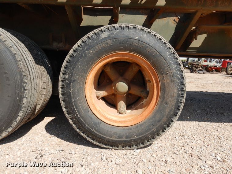 image for item DH7293 1986 M113A2 flatbed trailer