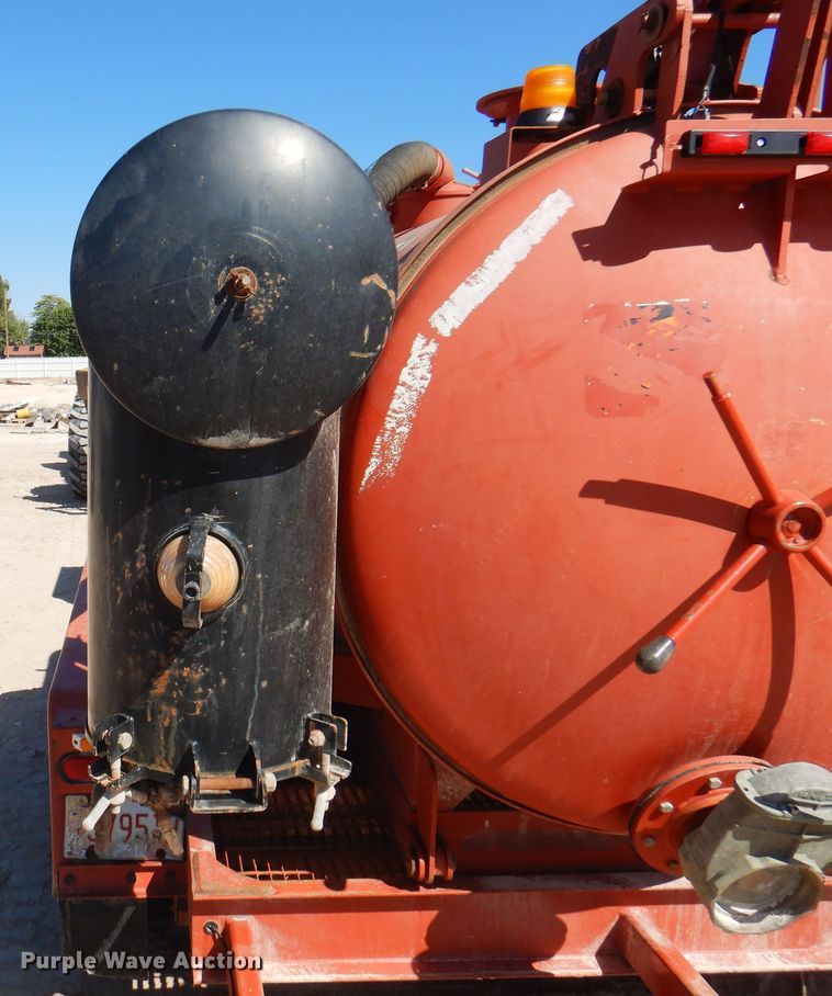 image for item DI5335 2010 Ditch Witch FX30  vacuum excavator